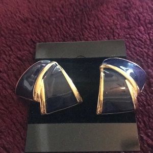 Givenchy hook earring.